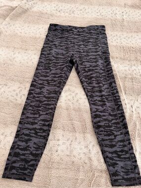 Fabletics Therma-Flex High-Waisted Pocket Leggings - Large